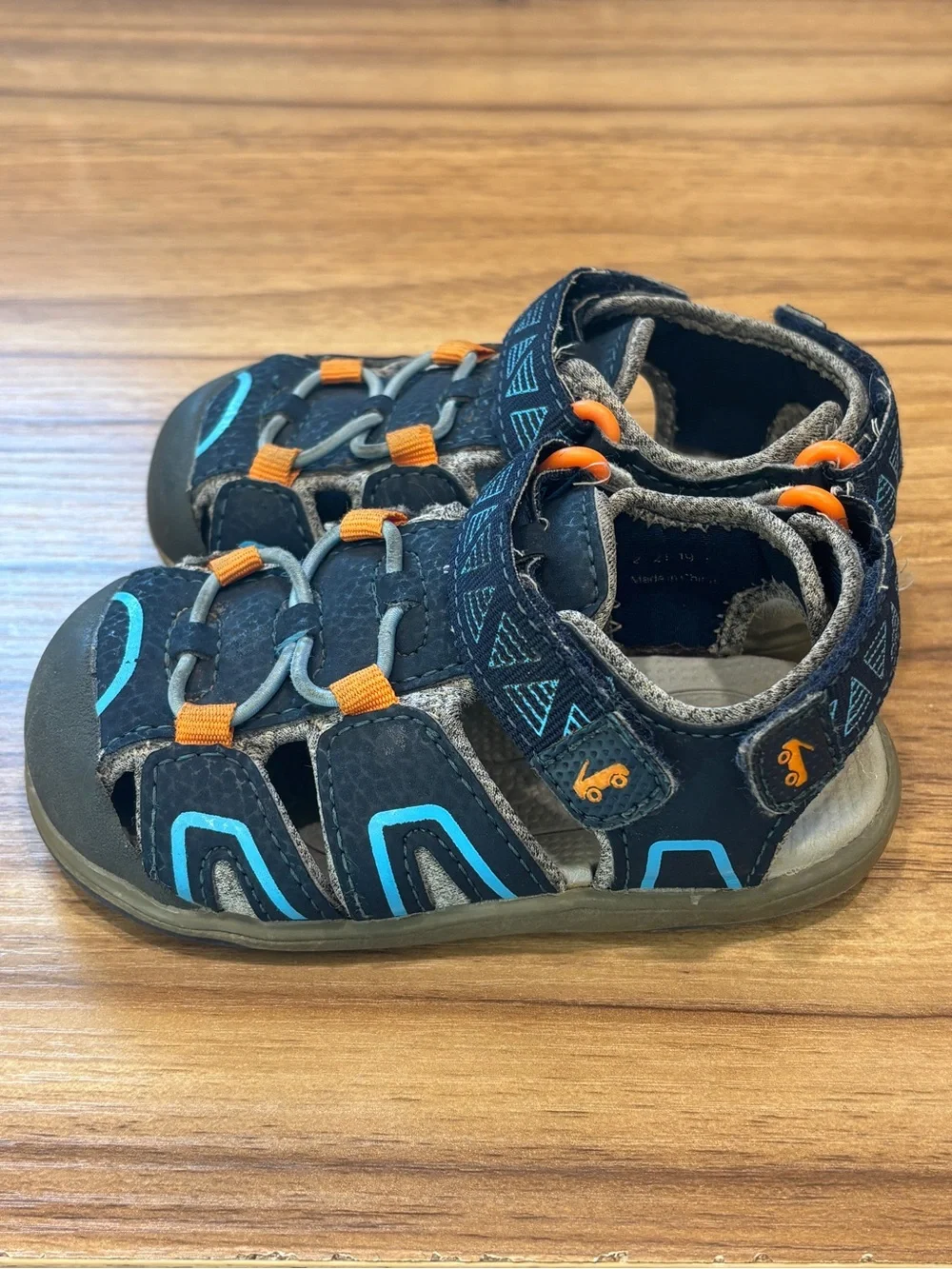 See Kai Run Sandals blue closed toe sz 6